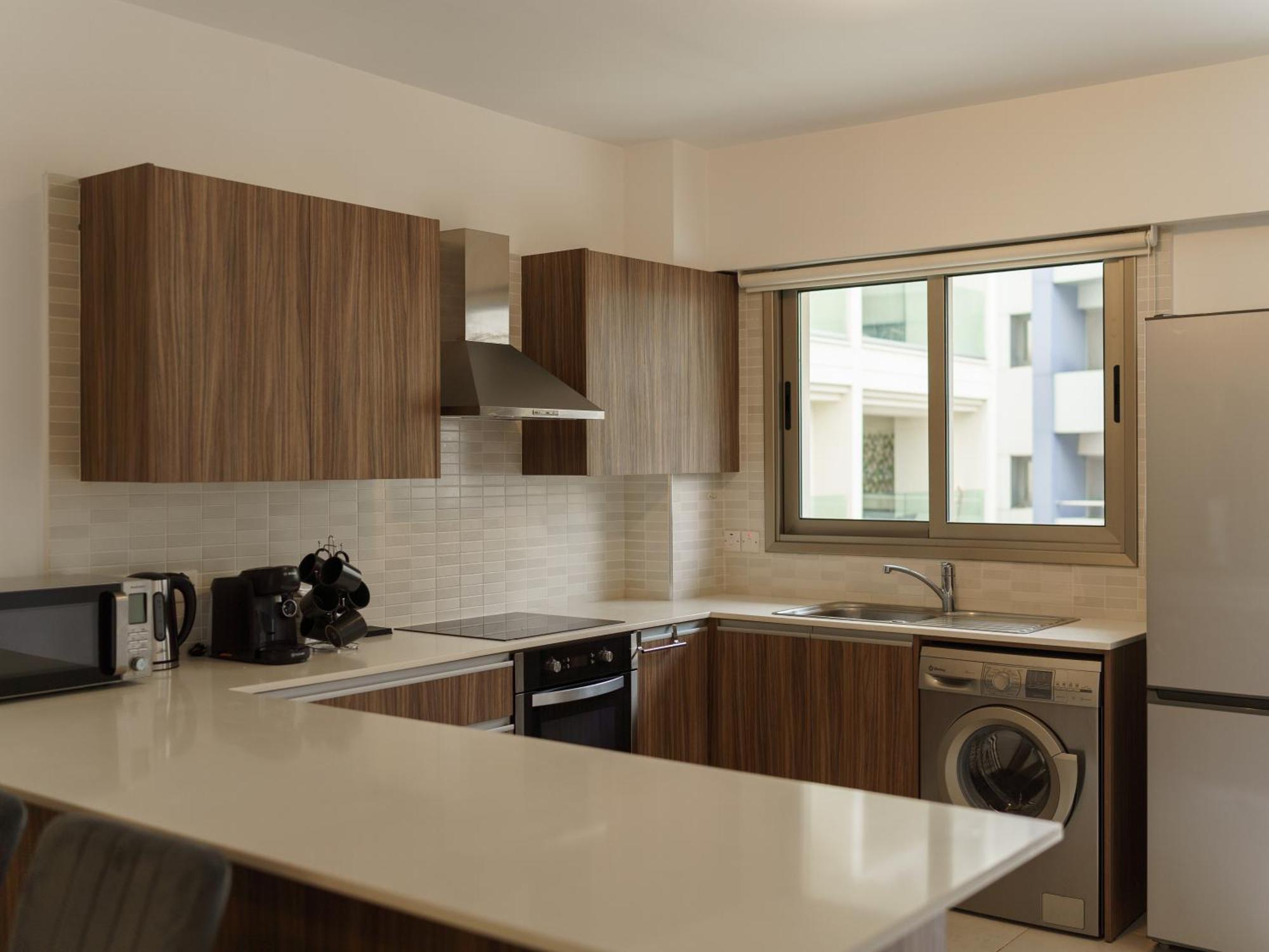 Halcyon Central Apartment Larnaca Bagian luar foto