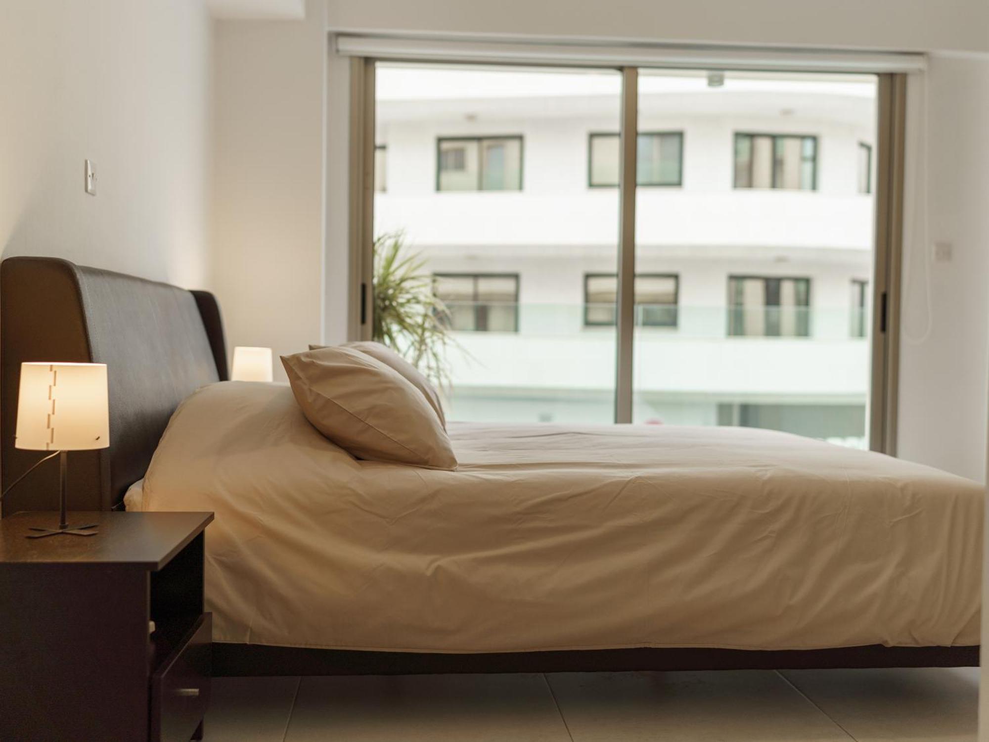 Halcyon Central Apartment Larnaca Bagian luar foto