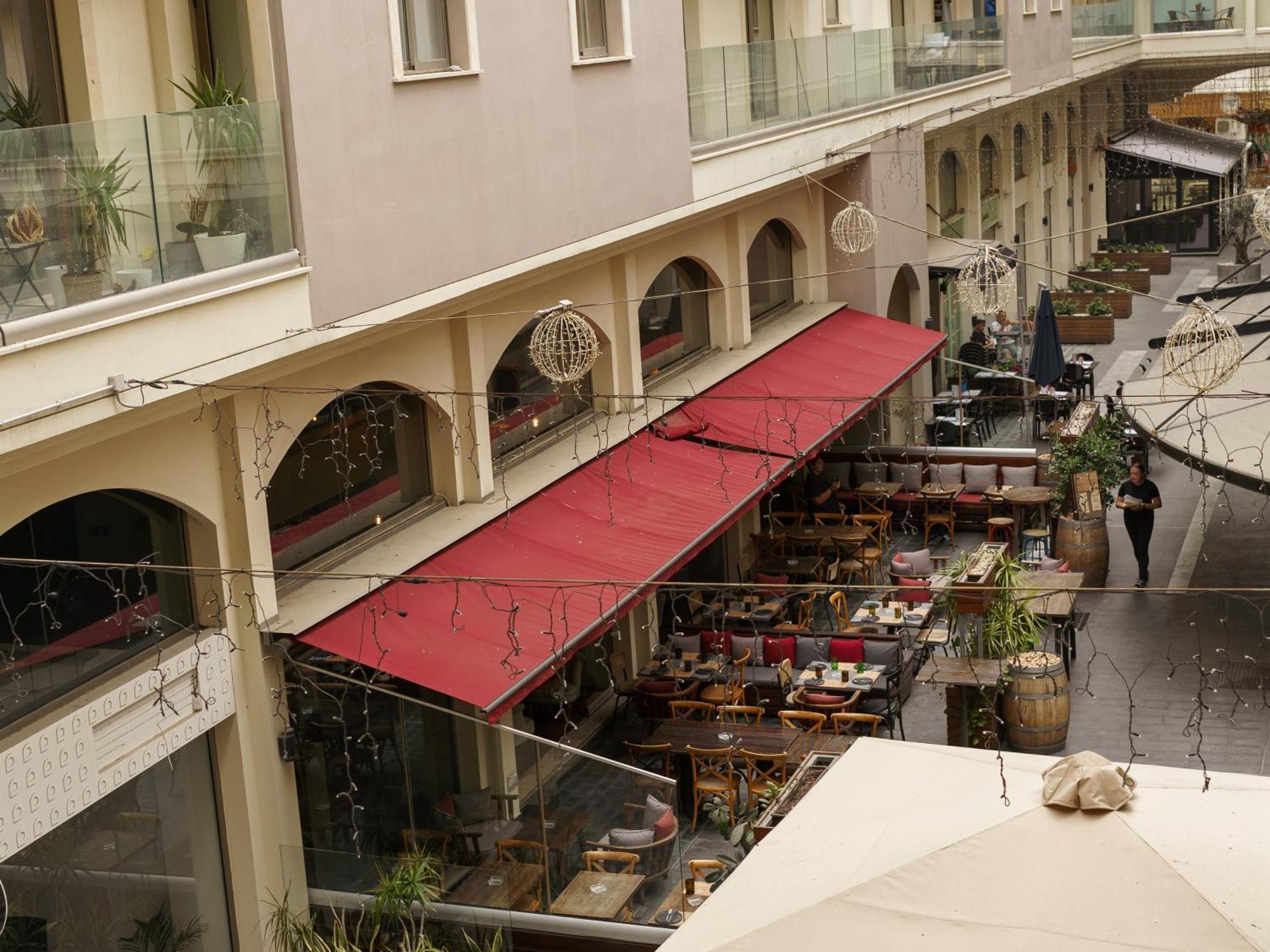 Halcyon Central Apartment Larnaca Bagian luar foto